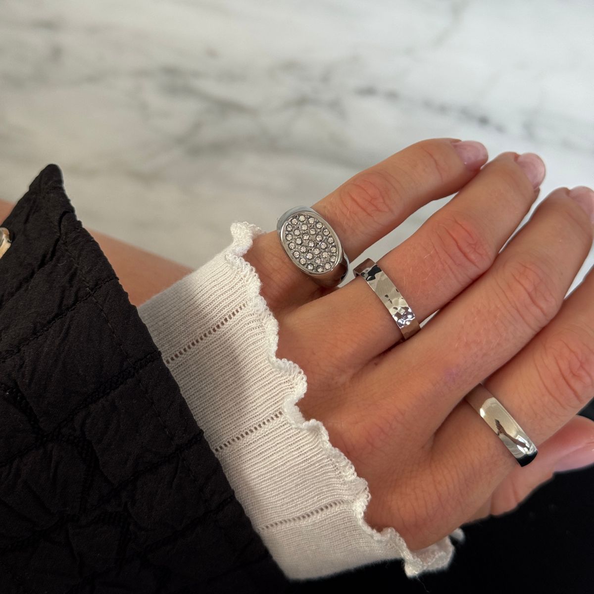 Oval Pavé Krystal Signet Ring Sølvfarvet