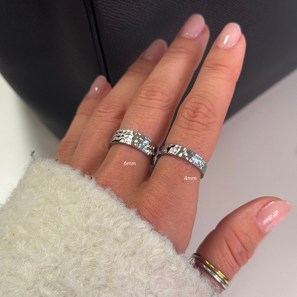Hamret Band Ring Sølvfarvet 4mm
