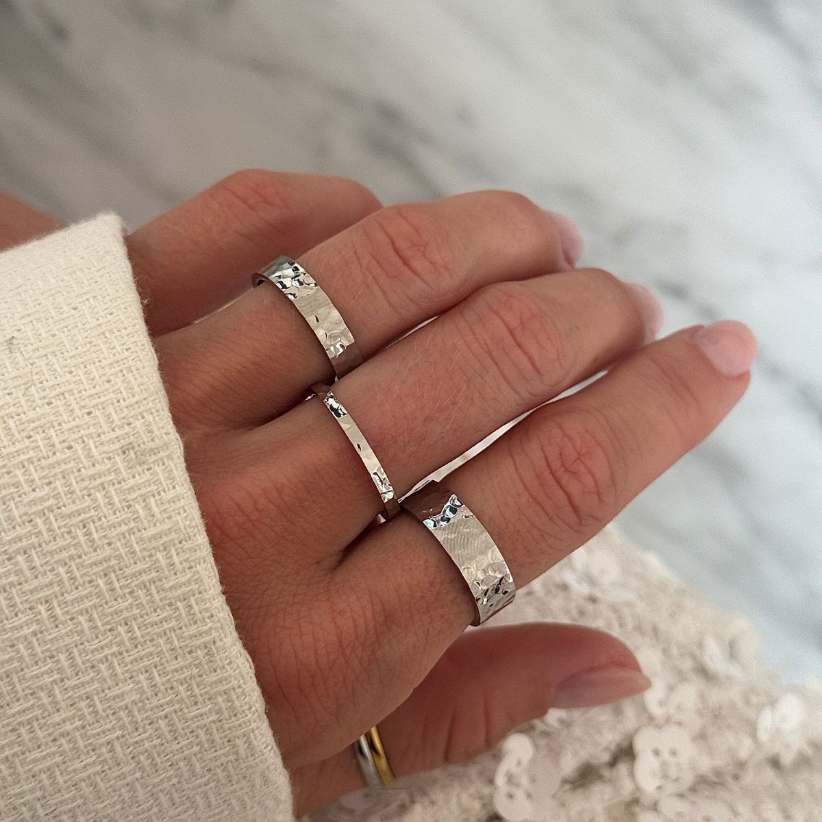 Hamret Band Ring Sølvfarvet 4mm