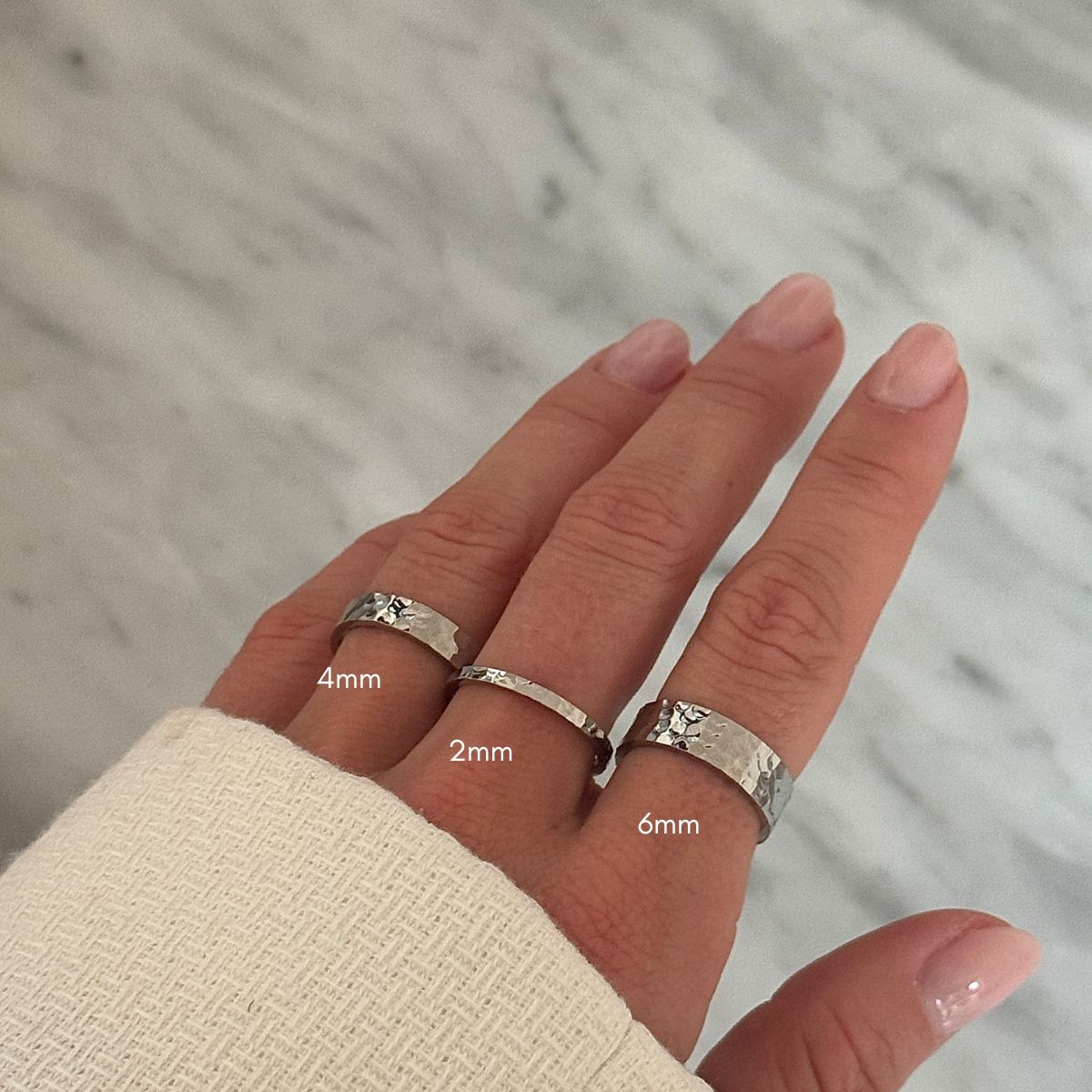 Hamret Band Ring Sølvfarvet 4mm