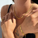 Flad Slange Armbaend 18K Guldbelagt 4mm Camilla Kroeyer Jewellery 13