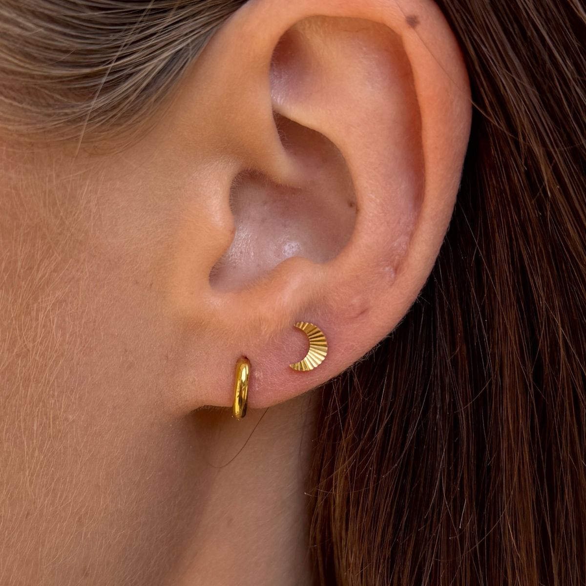Sun Kiss Moon Stud Øreringe 18K Guldbelagt Camilla Krøyer Jewellery