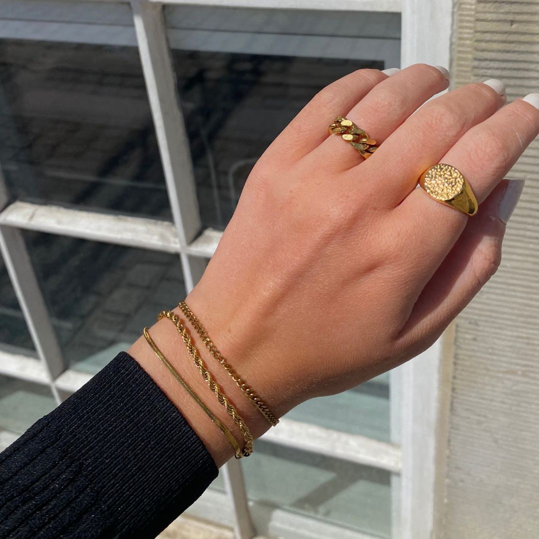 Flad Slange Armbånd 18K Guldbelagt 2mm Camilla Krøyer Jewellery 03